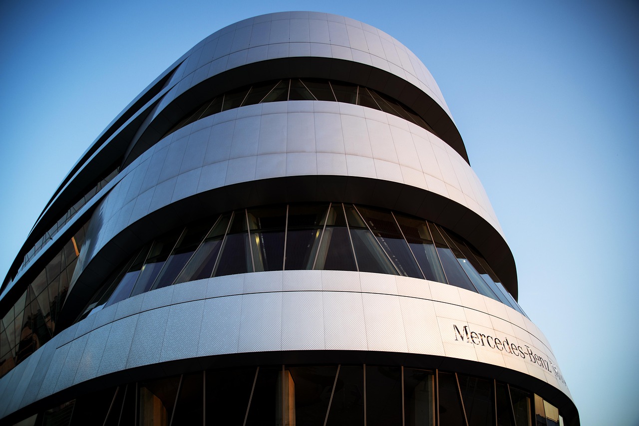 科洛莫瑞茲最新動(dòng)態(tài)，璀璨星途的矚目焦點(diǎn)