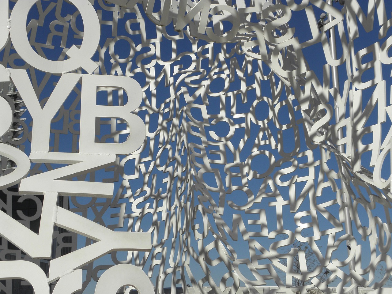 最新時尚與藝術融合，枕頭套十字繡的魅力展現(xiàn)