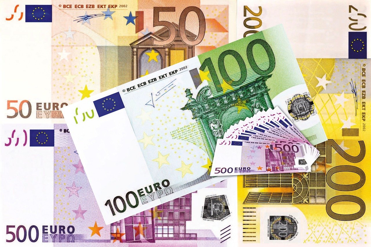 第四套人民幣大全套最新價(jià)格概覽及市場分析