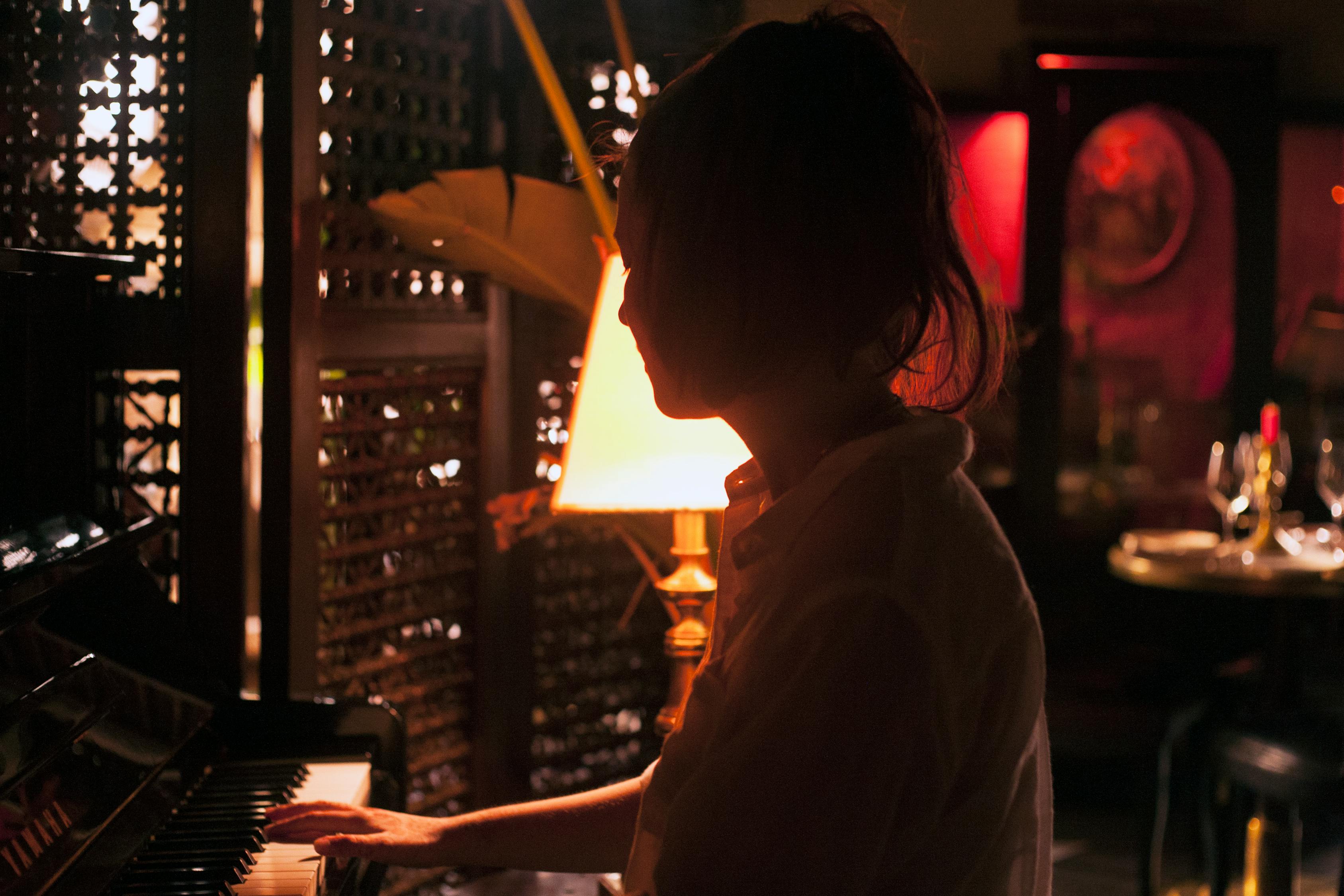 最新催淚歌曲，情感的音樂力量觸動心靈深處